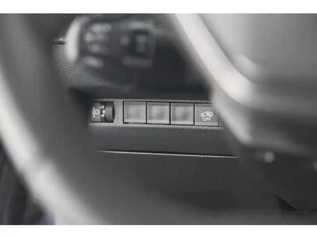 Peugeot 208 PureTech 100 Allure Pack 2023 Benzine 36