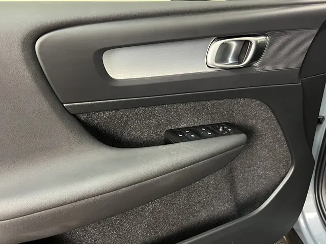 Volvo XC40 1.5 T3 Momentum Pro 2020 Benzine 32