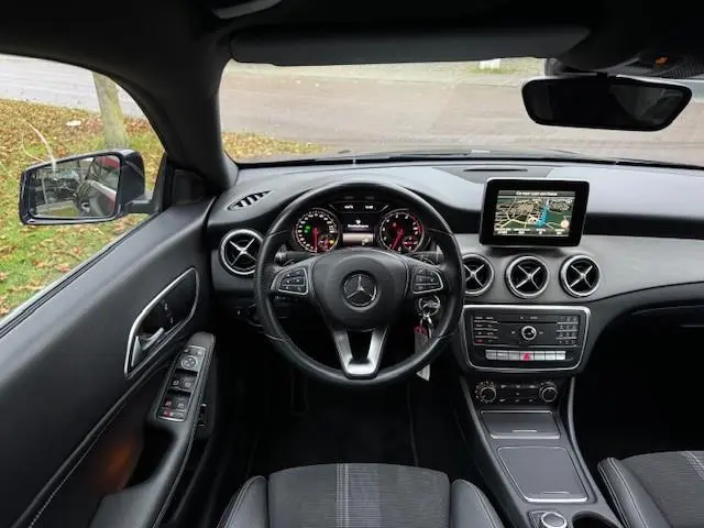 Mercedes-Benz CLA 180/AUTOMAAT/NAV/XEN/LED/HLEER 2017 Benzine 10