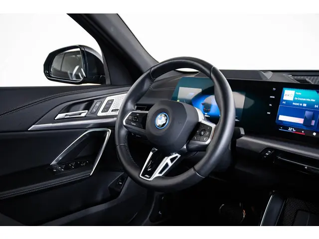 BMW iX2 xDrive30 67 kWh 2024 Elektrisch 12