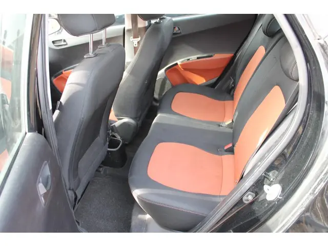 Hyundai i10 1.0i i-Motion Comfort 2016 Benzine 13