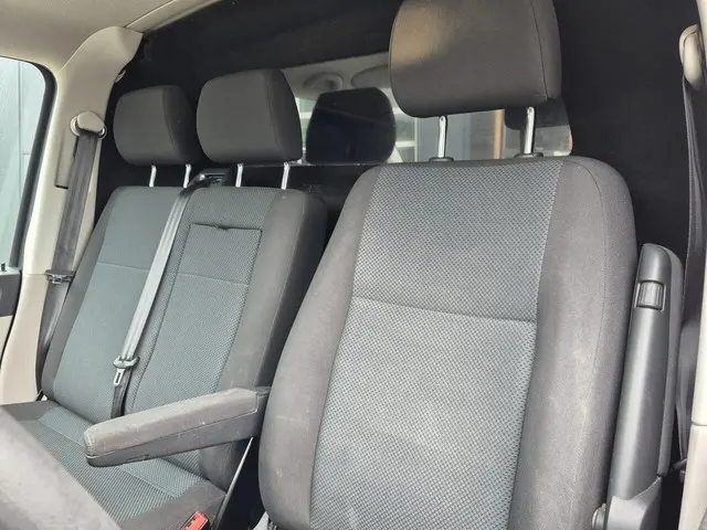 Volkswagen Transporter 2.0 TDI L2H1 2017 Diesel 6