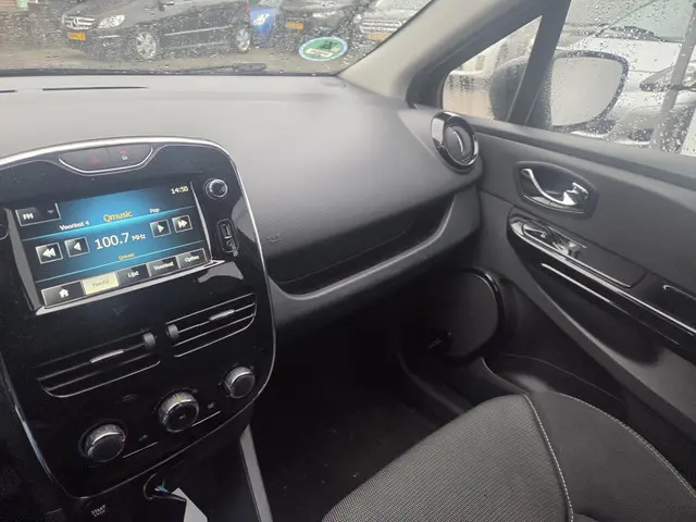 Renault Clio 1.5 dCi Expression 2014 Diesel 6