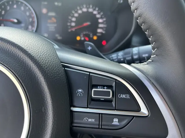 Suzuki Swift 1.2 Style Smart Hybrid 2025 Benzine 17