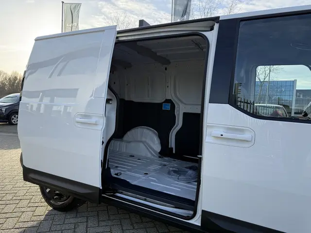 Kia PV5 L2H1 Plus 71.2 kWh 2025 Elektrisch 24