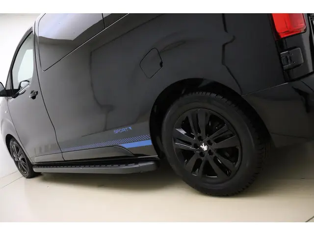 Peugeot Expert 2.0 BlueHDI Standard Sport 2021 Diesel 18