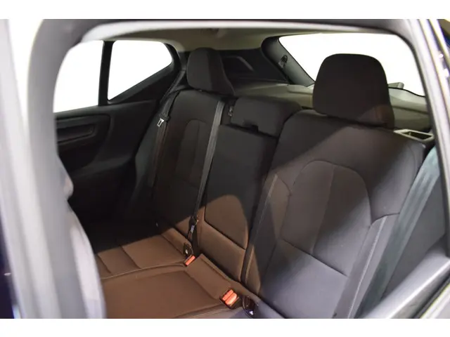 Volvo XC40 T2 130pk AUT8 Momentum BNS 2021 Benzine 15