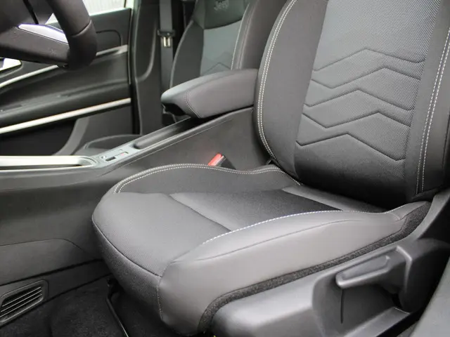 Jeep Avenger 1.2 e-Hybrid Summit 2026 Hybride Benzine 7