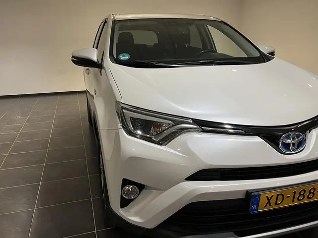 Toyota RAV4 2.5 Hybrid Style 2016 Hybride Benzine 6