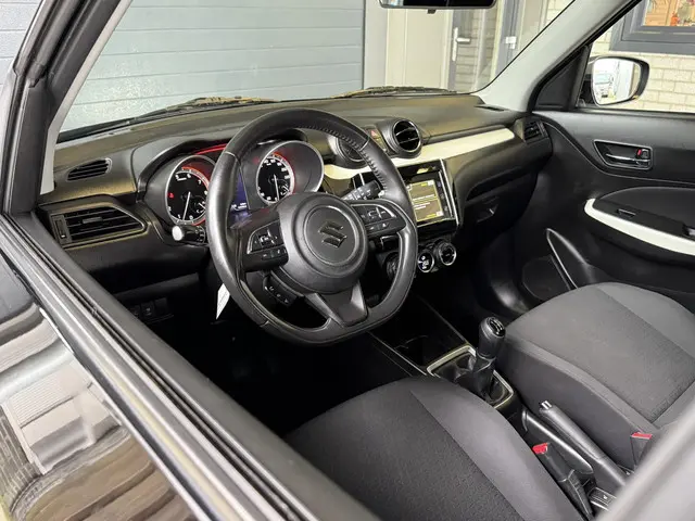 Suzuki Swift 1.0 Stijl Smart Hybrid 2018 Benzine 7