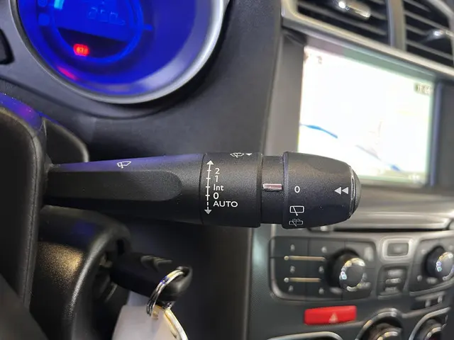 Citroën C4 1.2 PureTech Exclusive 2014 Benzine 34