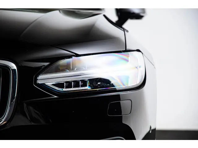 Volvo V90 2.0 T6 AWD Inscription 2022 Hybride Benzine 30