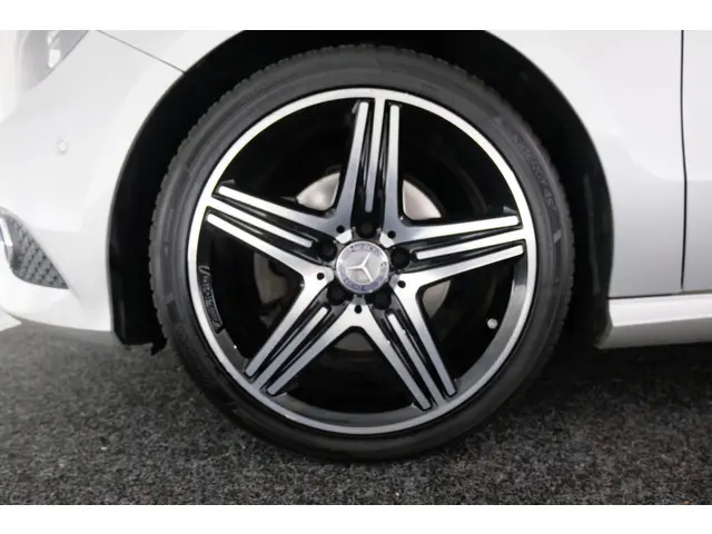 Mercedes-Benz A-Klasse 180 2013 Benzine 19