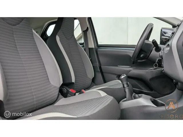Toyota Aygo 1.0 VVT-i x-cite 2019 Benzine 17