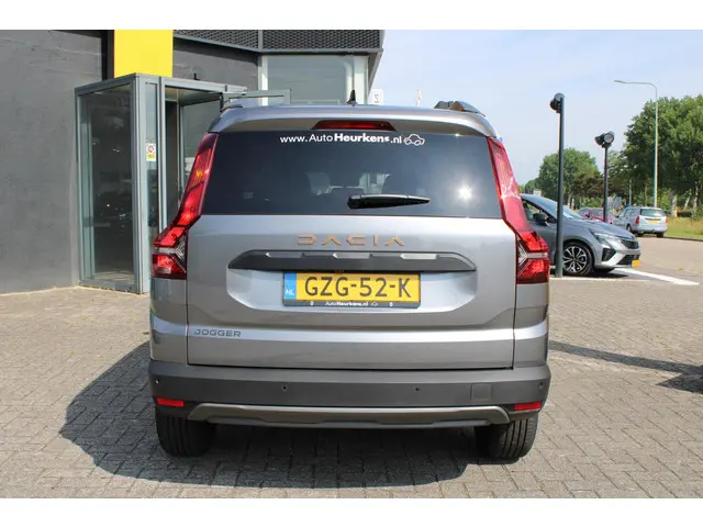 Dacia Jogger TCe 110 Extreme 7p. 2025 Benzine 38