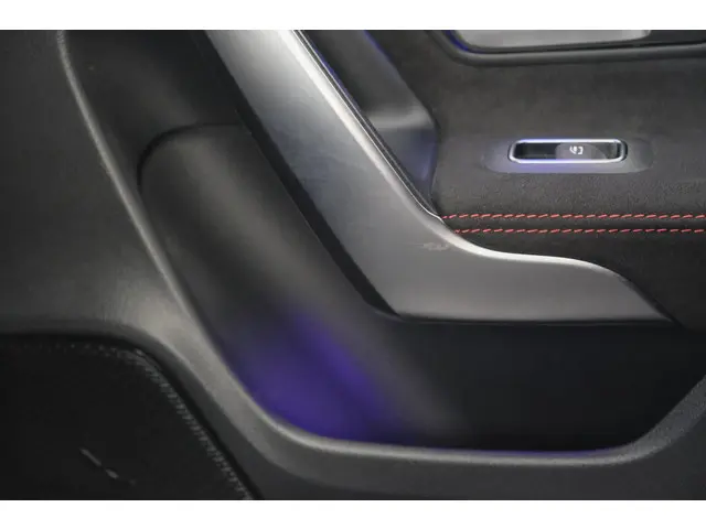 Mercedes-Benz A-Klasse A220 AMG 190pk 2019 Benzine 34