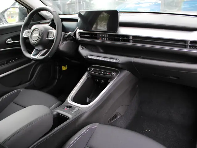Jeep Avenger Summit 54 kWh 2025 Elektrisch 3