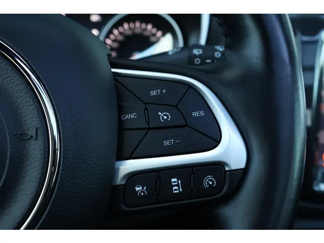 Jeep Compass 1.3T S 2021 Benzine 19