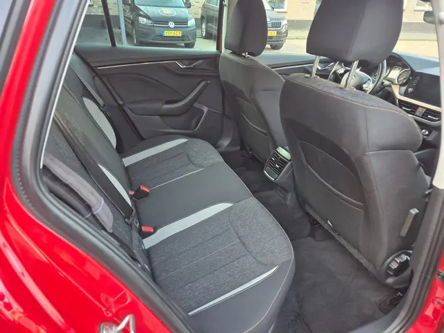 Škoda Kamiq 1.0 TSI Style 2021 Benzine 16