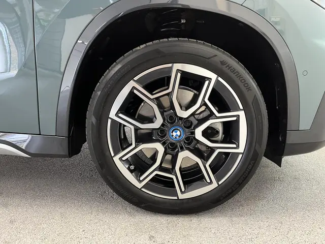 BMW X1 xDrive30e X-Line 2023 Hybride Benzine 38
