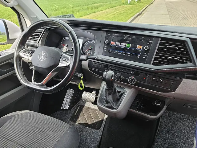 Volkswagen Transporter 2.0 TDI 2021 Diesel 8