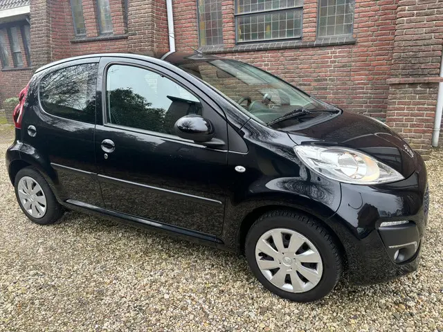 Peugeot 107 1.0 Active 2013 Benzine 12