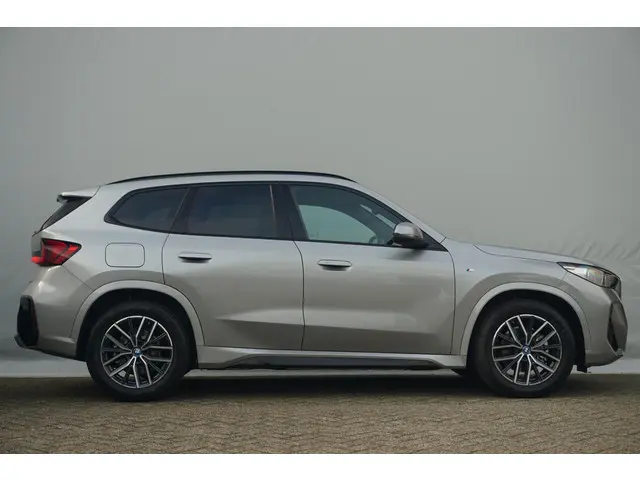 BMW iX1 eDrive20 2024 Elektrisch 4