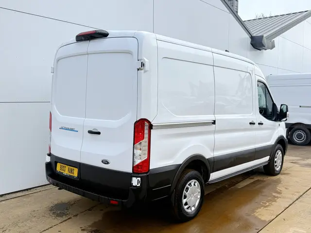 Ford E-Transit 3