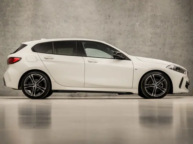 BMW 1 Serie 118i M Sport 2022 Benzine 4