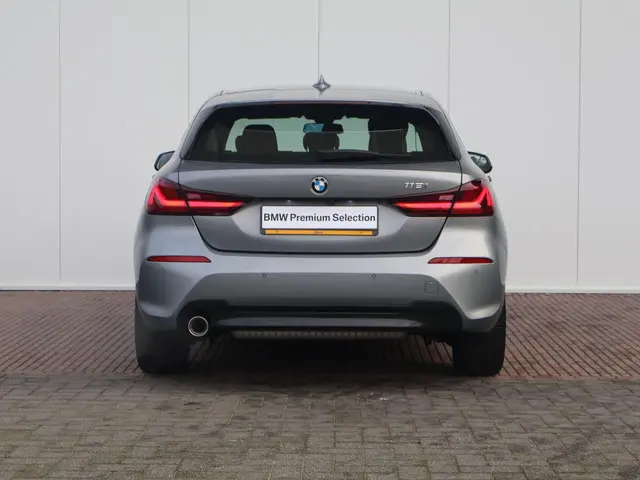 BMW 1 Serie 118i Introduction Edition 2023 Benzine 10