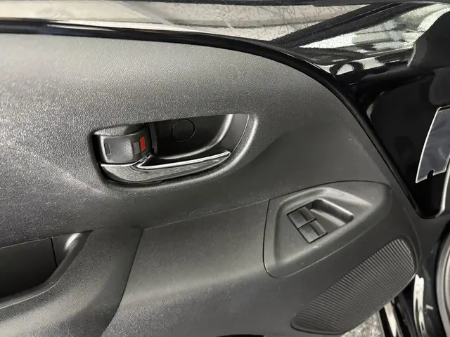 Citroën C1 1.2 PureTech Shine 2015 Benzine 24