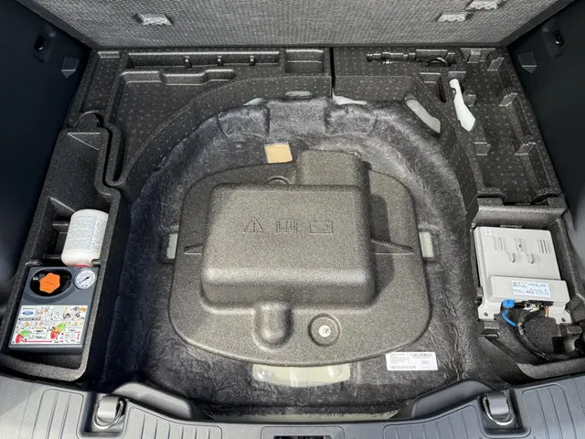 Ford Kuga 2.5 PHEV ST-Line X 2026 Hybride Benzine 56