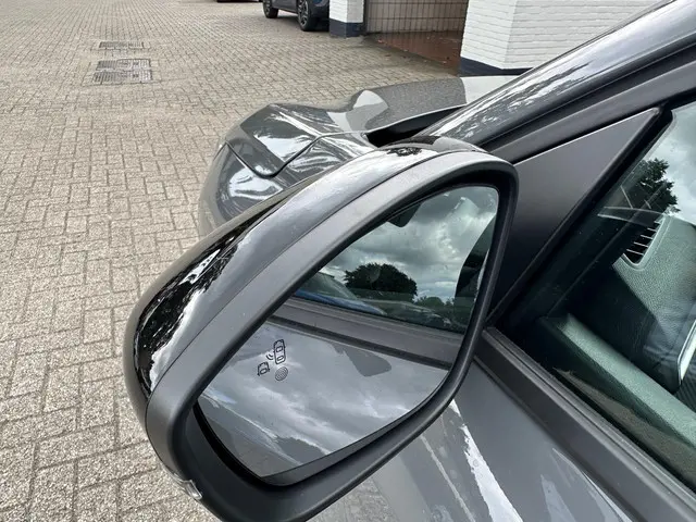 Peugeot 208 1.2 Turbo 100 PK Allure 2024 Benzine 40