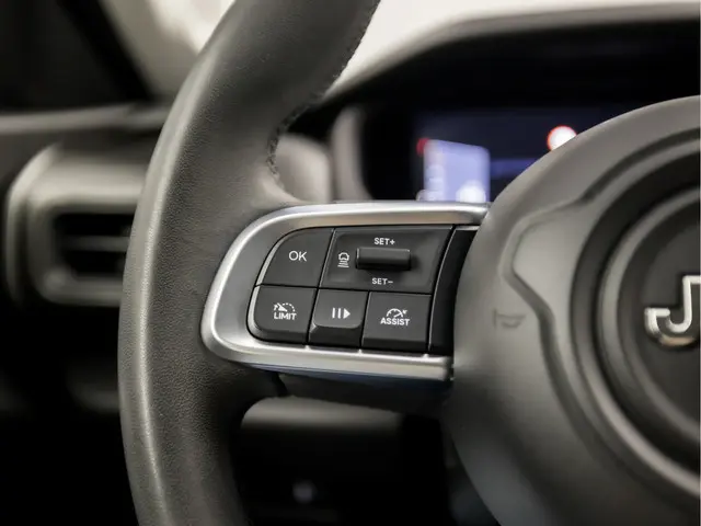 Jeep Avenger 1.2 Altitude Sport 2023 Benzine 20