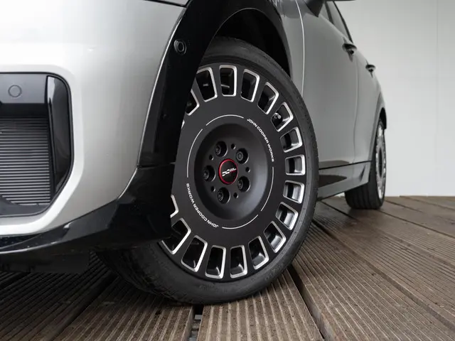 MINI 5-Deurs S 2025 Benzine 12