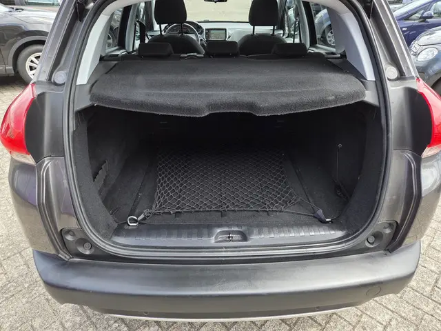 Peugeot 2008 1.2 PureTech Style/PANO/NAVI 2015 Benzine 16