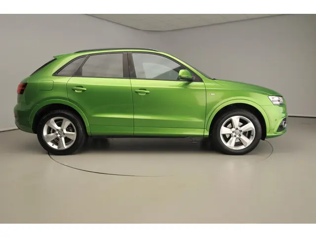 Audi Q3 2.0 TFSI quattro S Edition 2013 Benzine 3