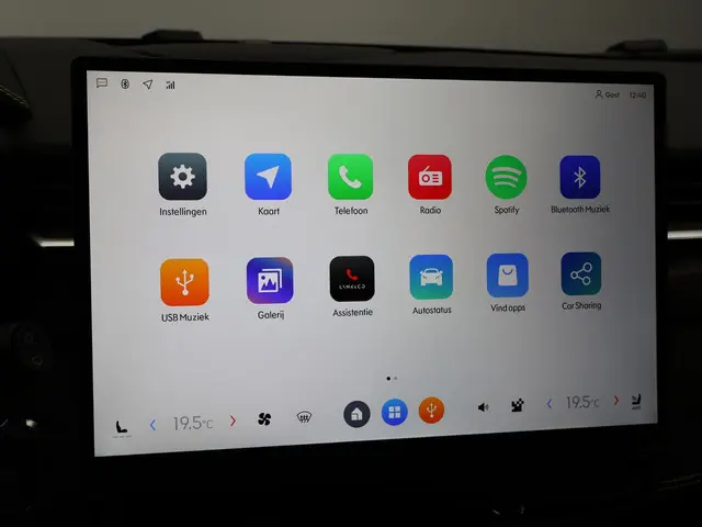 Lynk & Co 01 1.5 Core 2025 Hybride Benzine 36