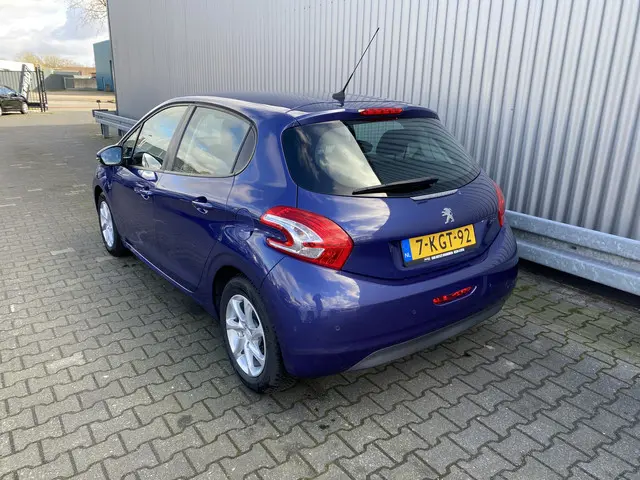 Peugeot 208 1.2 VTi Active 2013 Benzine 16