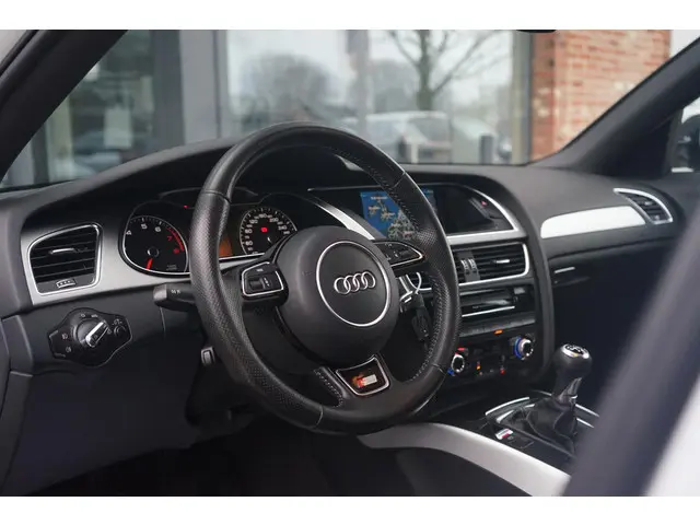 Audi A4 Avant 1.8 TFSI S-line 2013 Benzine 29