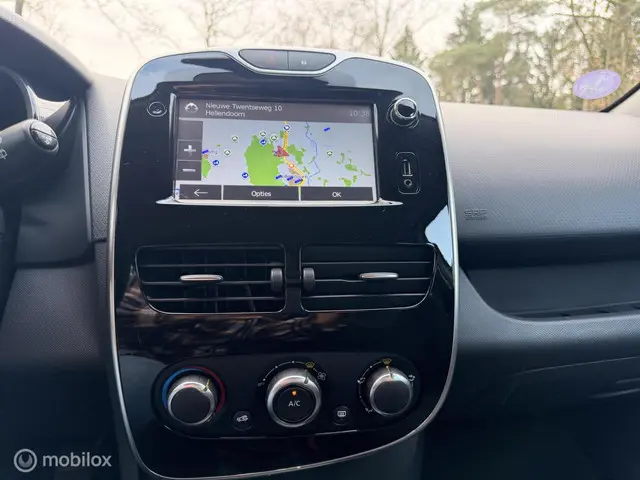 Renault Clio Estate 0.9 TCe Night&Day 2015 Benzine 18