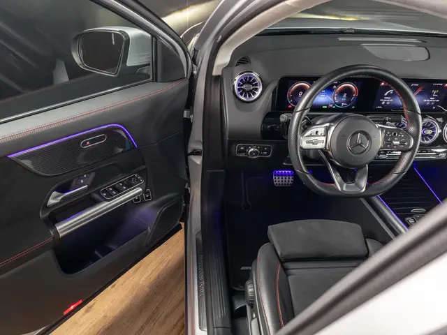 Mercedes-Benz GLA 250 e AMG Line 2023 Hybride Benzine 18