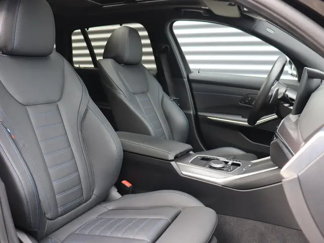 BMW 3 Serie Touring 330e xDrive 2024 Hybride Benzine 8
