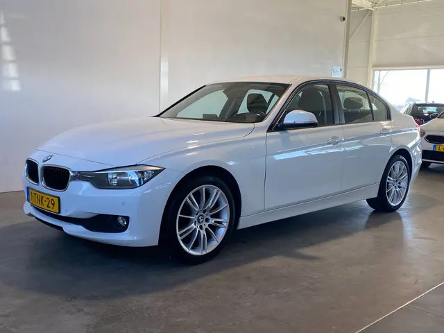 BMW 3 Serie 316i 2012 Benzine
