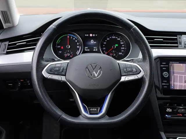 Volkswagen Passat GTE 2021 Hybride Benzine 12