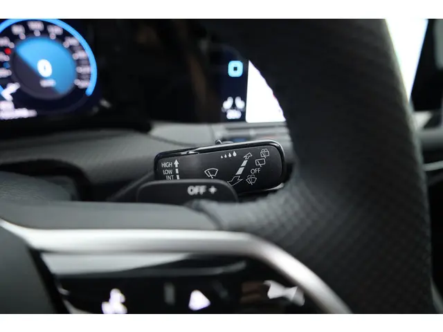 Volkswagen Golf 1.5 eTSI R-Line 2022 Benzine 14