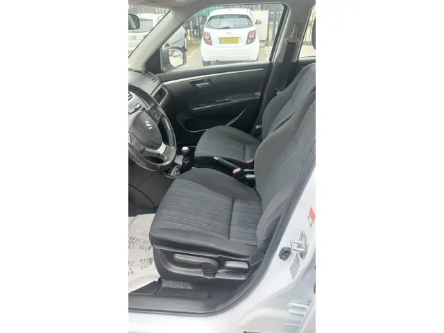 Suzuki Swift 1.2 Style EASSS 2016 Benzine 27