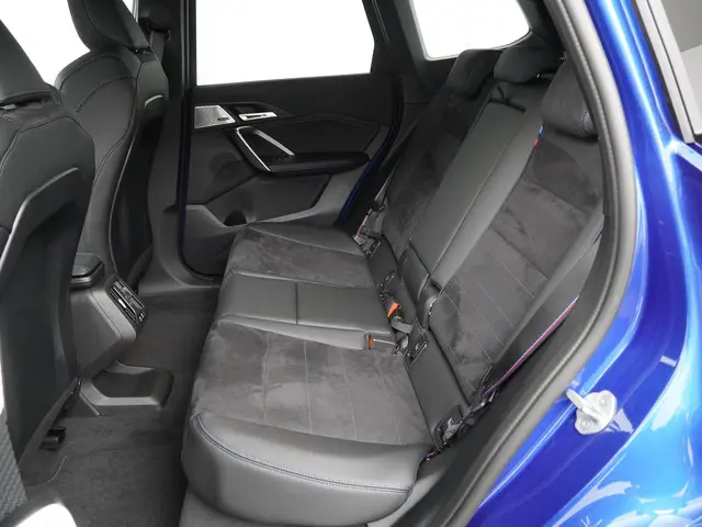 BMW X1 xDrive25e 2025 Hybride Benzine 13