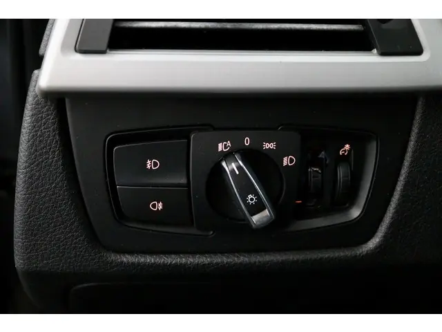 Volkswagen Golf 1.0 TSI Life antraciet 2020 Benzine 35