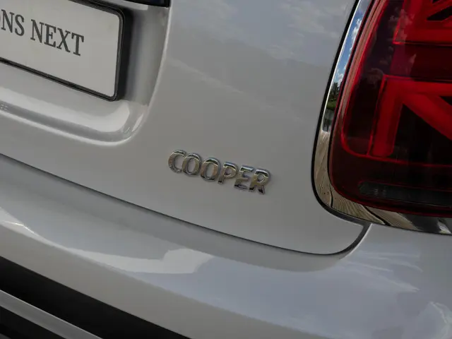 MINI 3-Deurs Cooper Aut. 2023 Benzine 16
